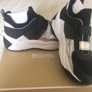 BRAND NEW MICHAEL KORS TRAINER SNEAKERS
